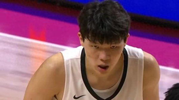 Yang Hansen chiến đấu với Pe