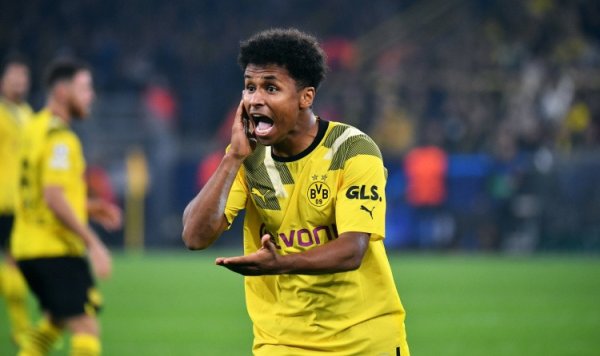 Ảnh: Dortmund không muốn Ade